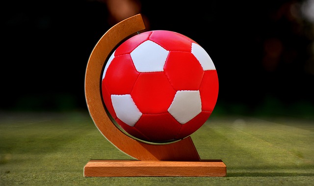 曝穆帥將在冬窗引進費萊尼 已說服熱刺高層.